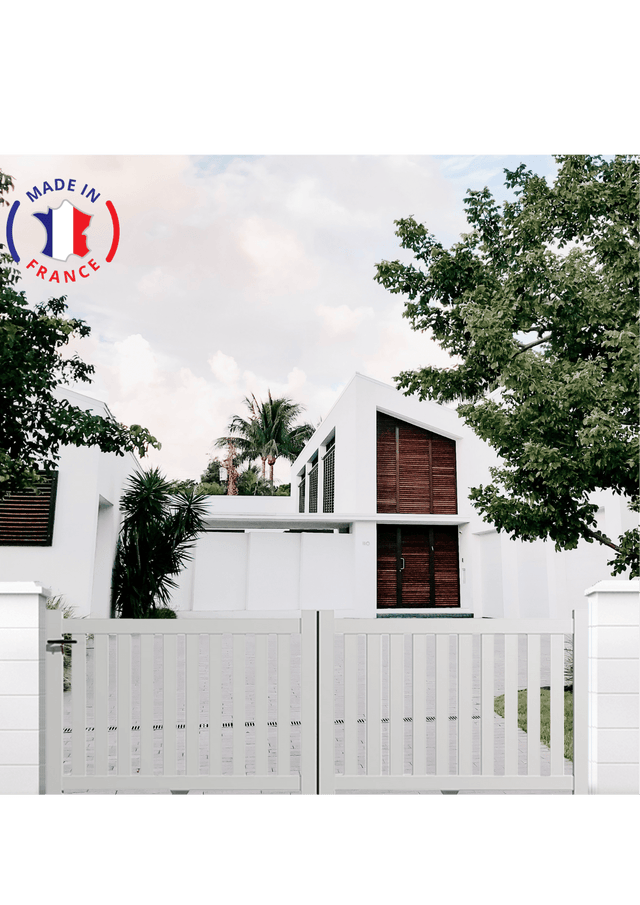 Portail aluminium coulissant ajouré en kit dimensions L.3000 (entre piliers) X H.1200 mm Couleurs Blanc (RAL 9010)