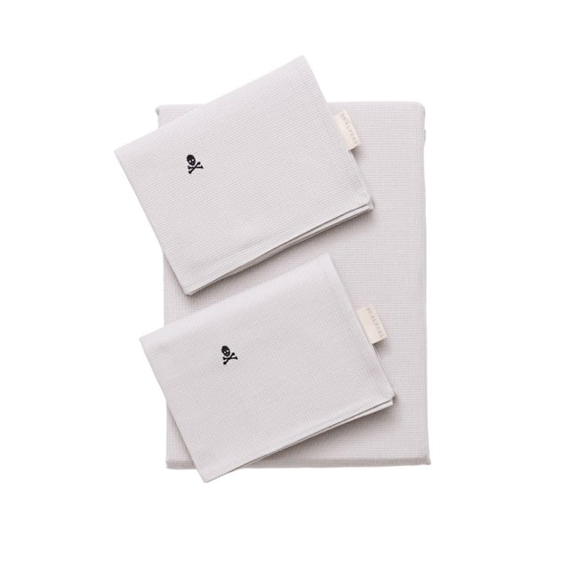 Ensemble de lit en gaufre (housse de couette 260x240 cm + 2 taies d'oreiller 50x105 cm) 100% coton 144GSM gris fermeture à boutons haze Scalpers Home.