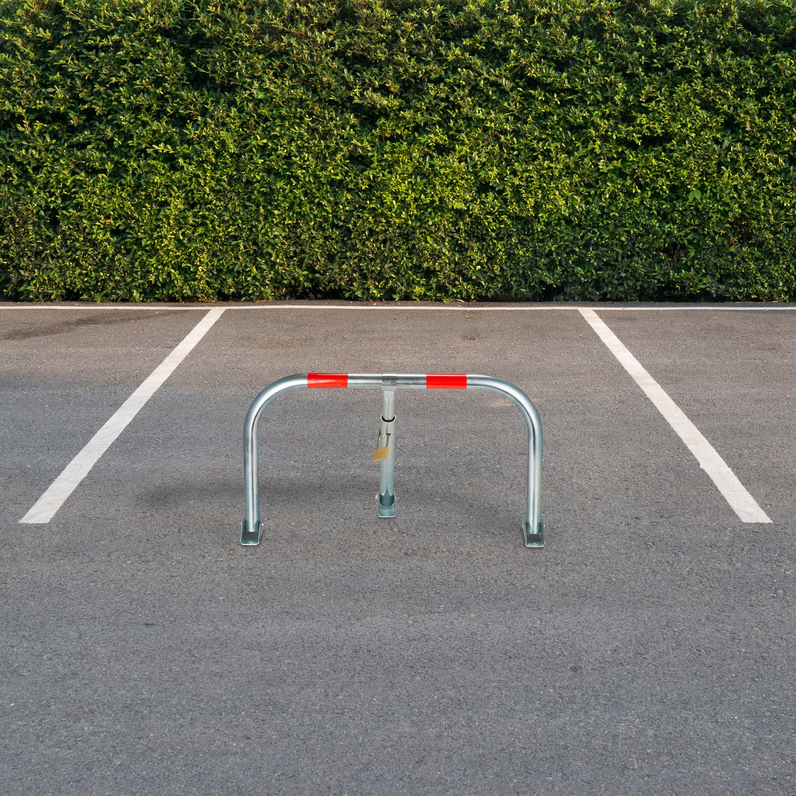 Barriera Parcheggio, Blocco Posto Auto, Archetto Dissuasore, Acciaio, 45x76x32 cm, Sbarra Posteggio, argento, Relaxdays - 2