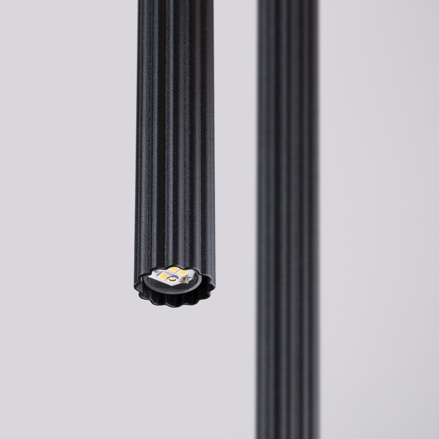 Lampa sufitowa ryflowana ARCHE czarna 2xG9x8W metal wym:118x15x15cm IP20 Sollux Lighting - 6