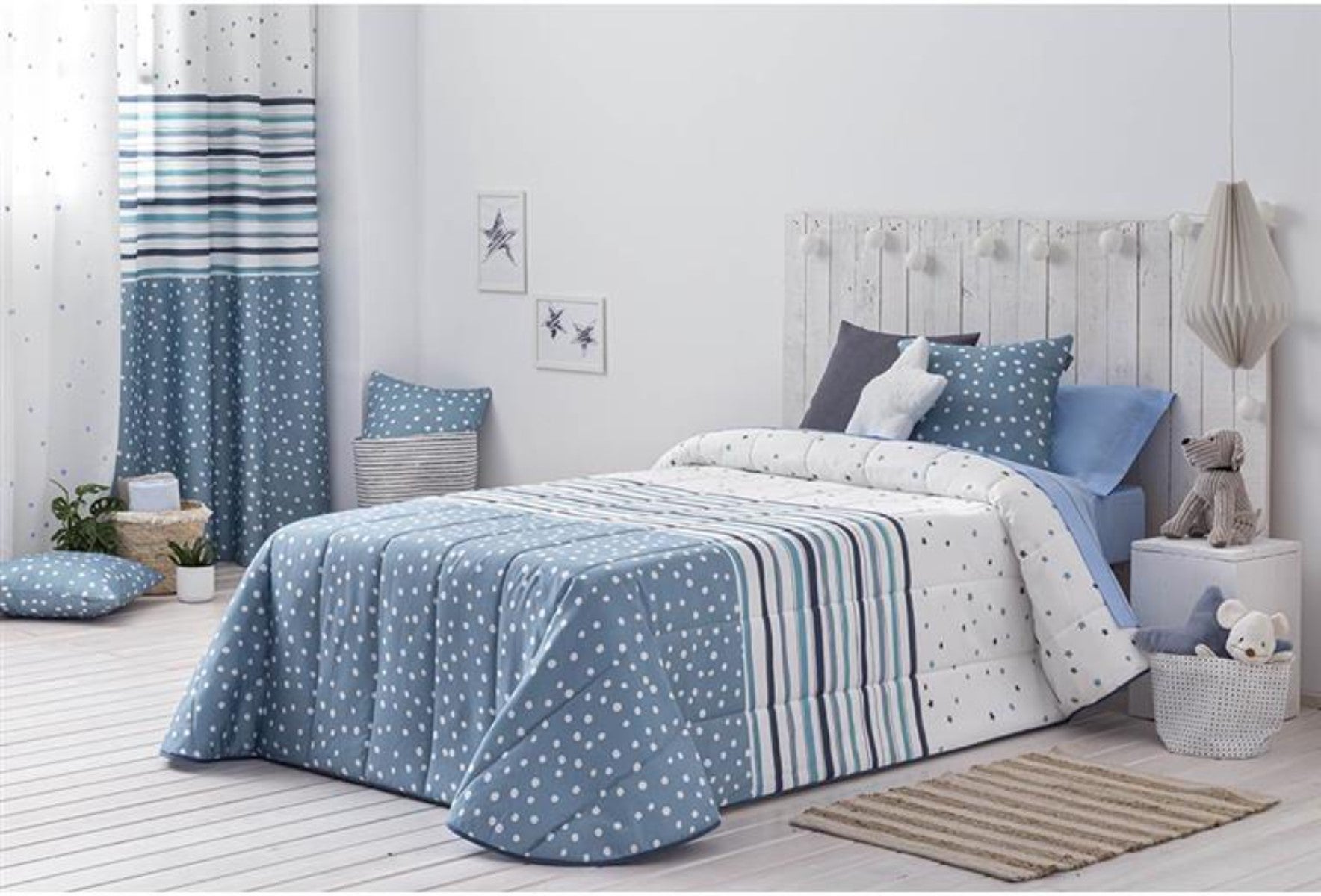 Colcha bouti infantil cenefas azul cálida y versatil de invierno para cama de 105 cm