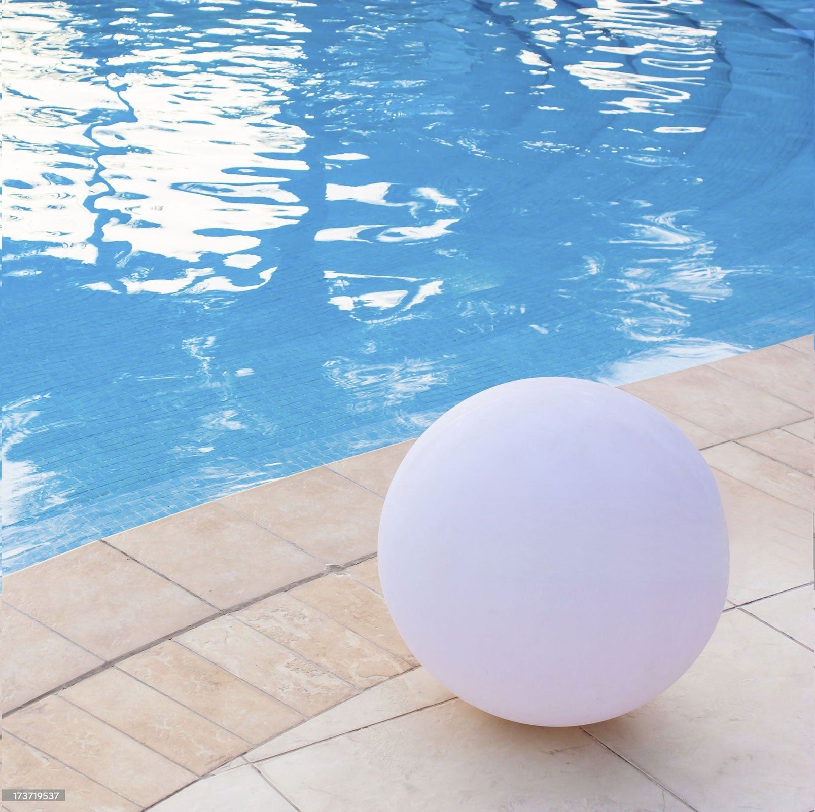 Boule Lumineuse LED Solaire Multicolore 30CM - 2