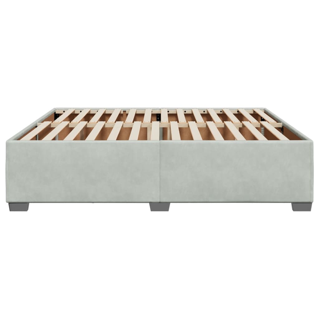 Cadre de lit sans matelas gris clair 200 x 200 cm en velours - 5
