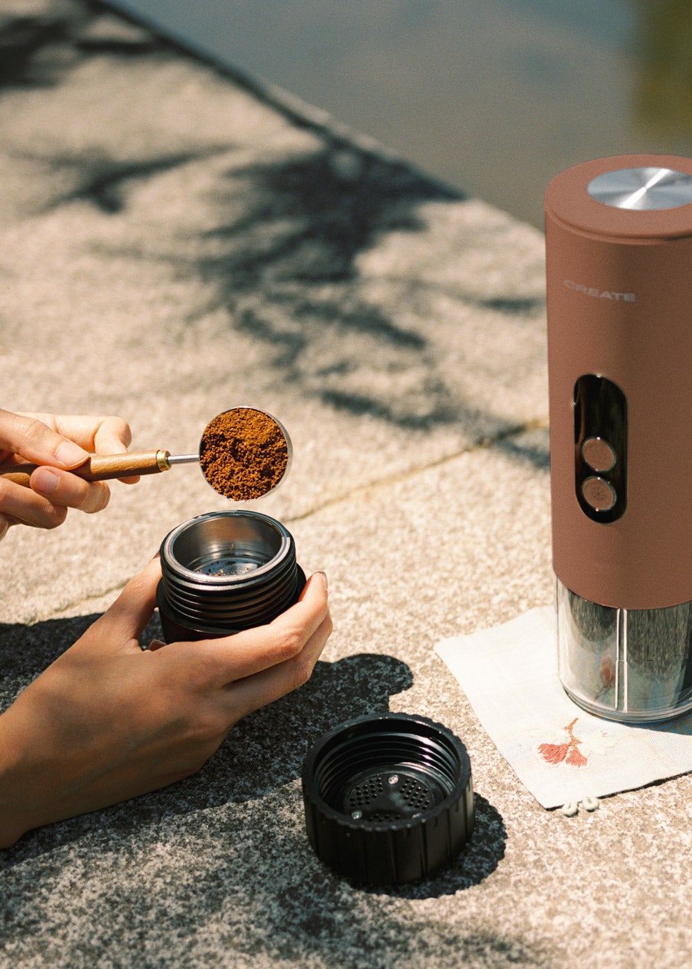 CREATE - THERA MOVE - Cafetière espresso portable 15 bars pour capsules et café moulu- Moka - 5