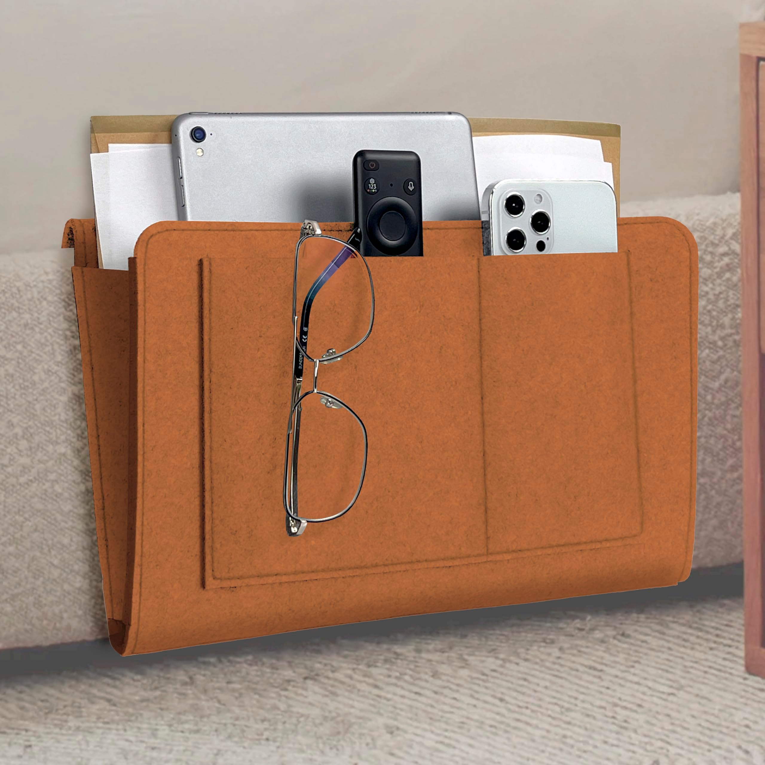 Filcowy organizer do zawieszenia - z 5 przegródkami na wszelkiego rodzaju akcesoria, takie jak gazety | okulary | smartfon - Brązowy