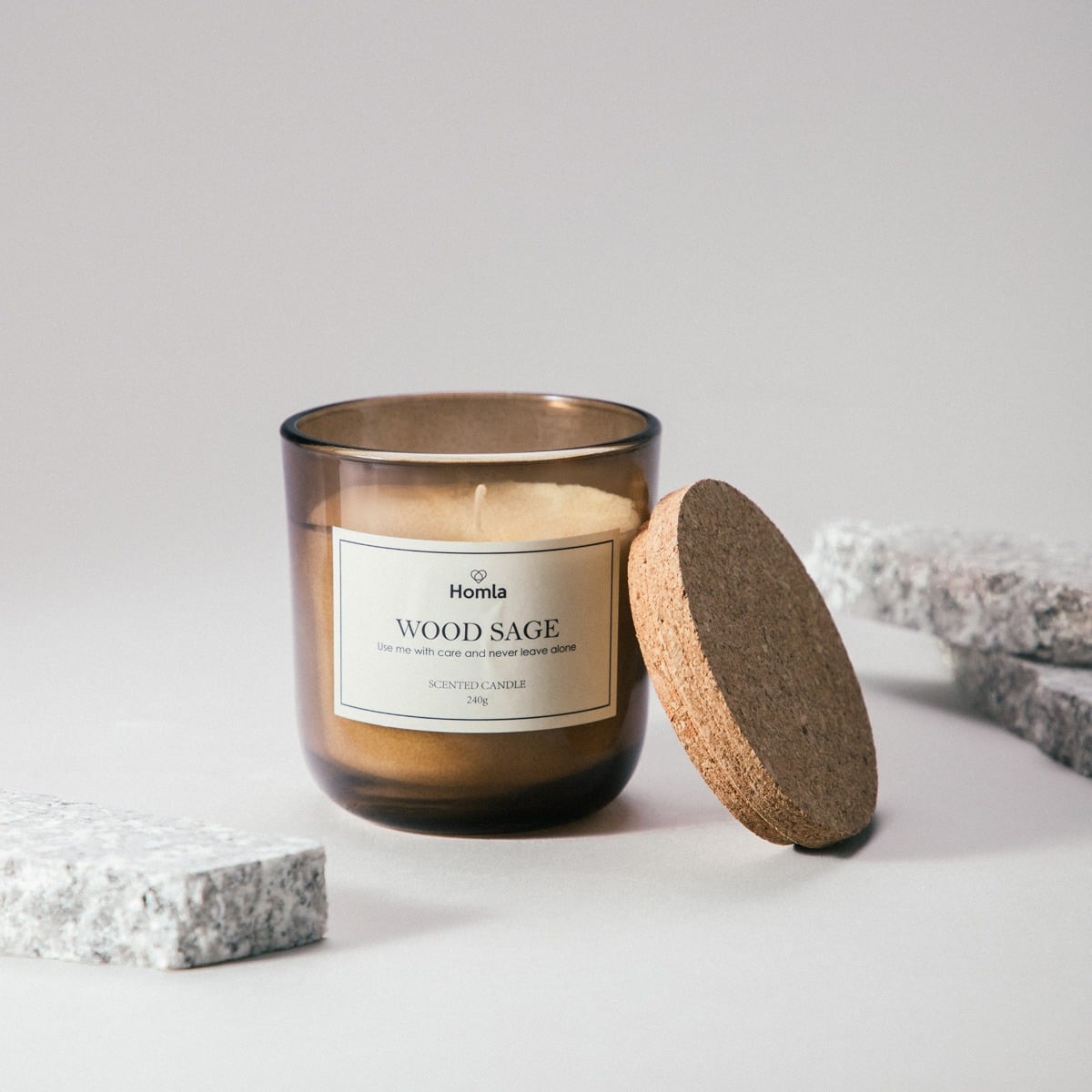 Świeca zapachowa VERDE Wood Sage 240 g HOMLA