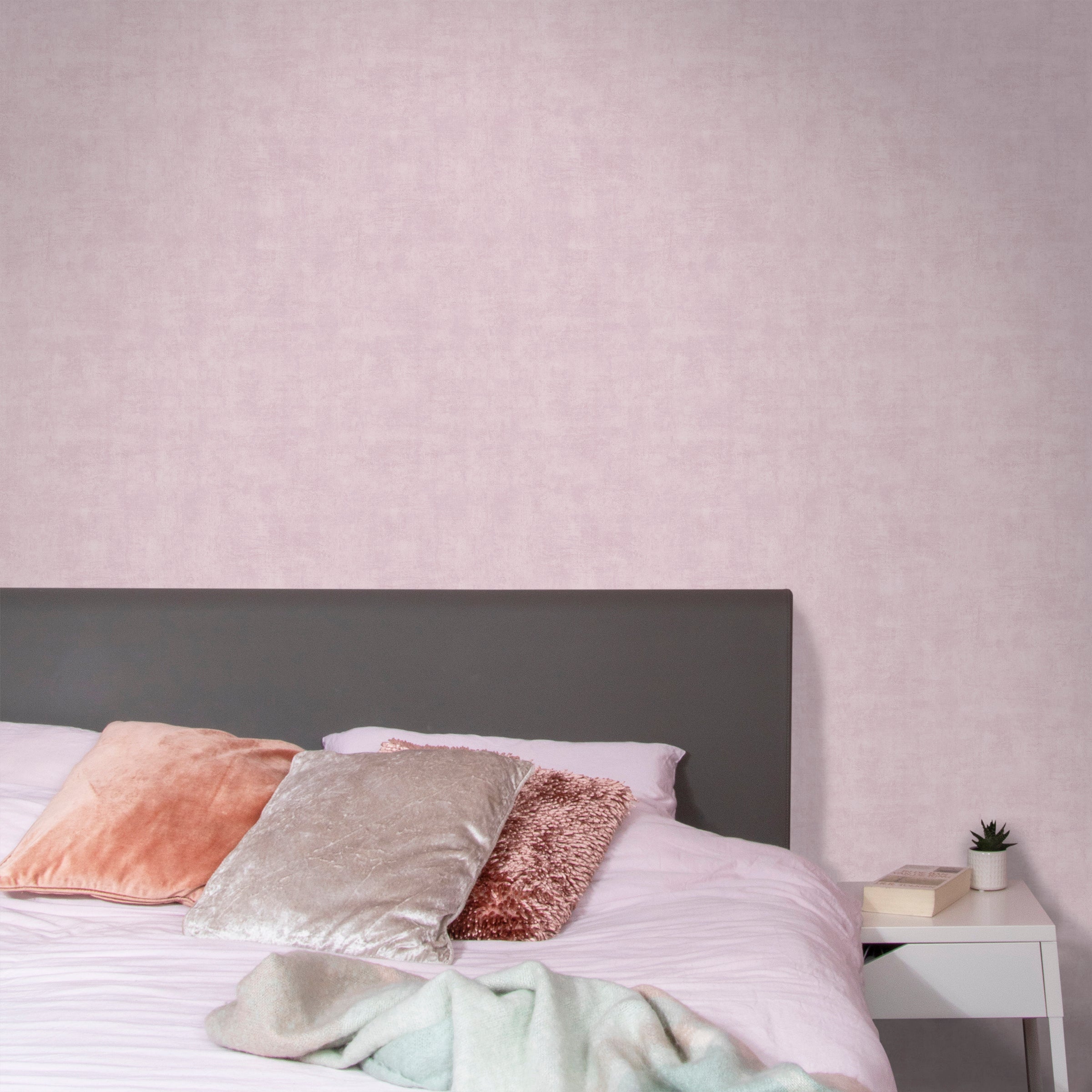 Papier peint intissé Béton Mat Uni 1005 x 52cm Rose | Leroy Merlin
