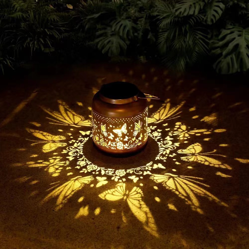 Zewnętrzna latarnia solarna wodoodporna prezent świąteczny dekoracja ogrodowa motyl solarne lampy wiszące zawieszenie solarne kute żelazo