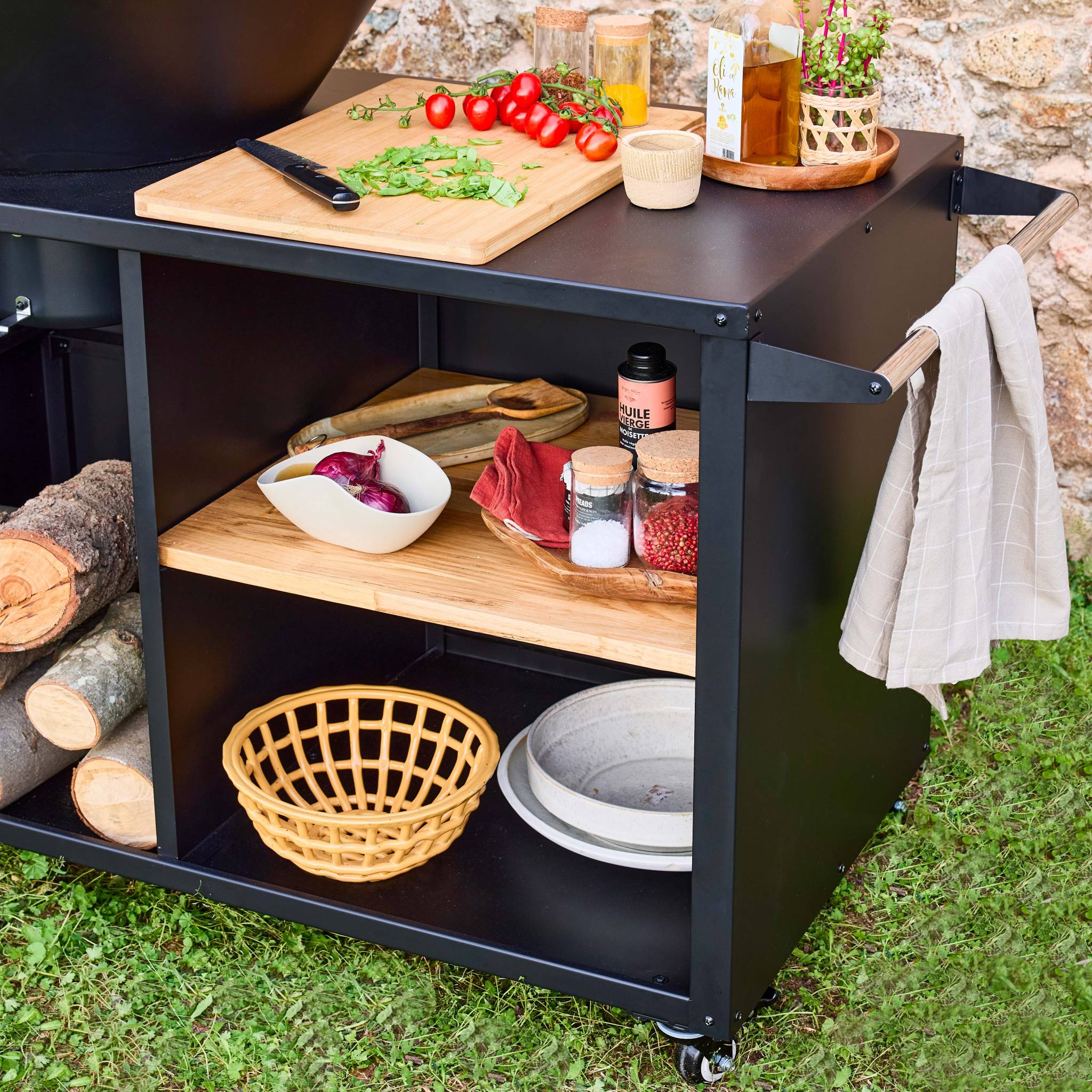 Brasero barbecue Ø80cm - Stromboli - coloris noir avec grille de cuisson et espace de rangement. L 138 x P 82 x H 114 cm - 3