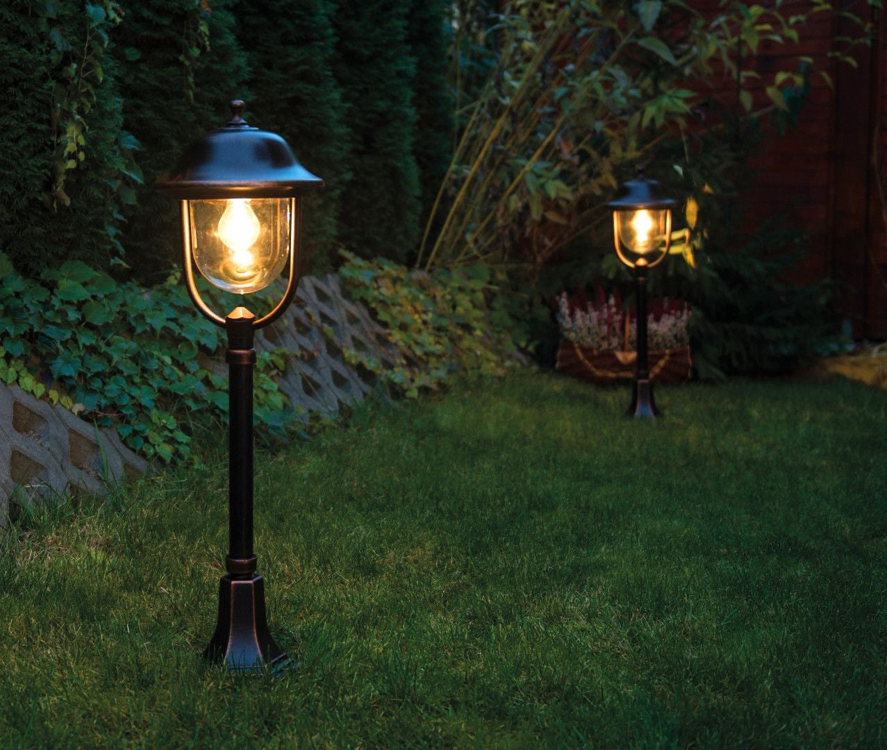 Lampa ogrodowa stojąca Prince patyna mosiądz 1xE27x60W IP43 wym: 87 x 25 x 25 cm aluminium SU-MA