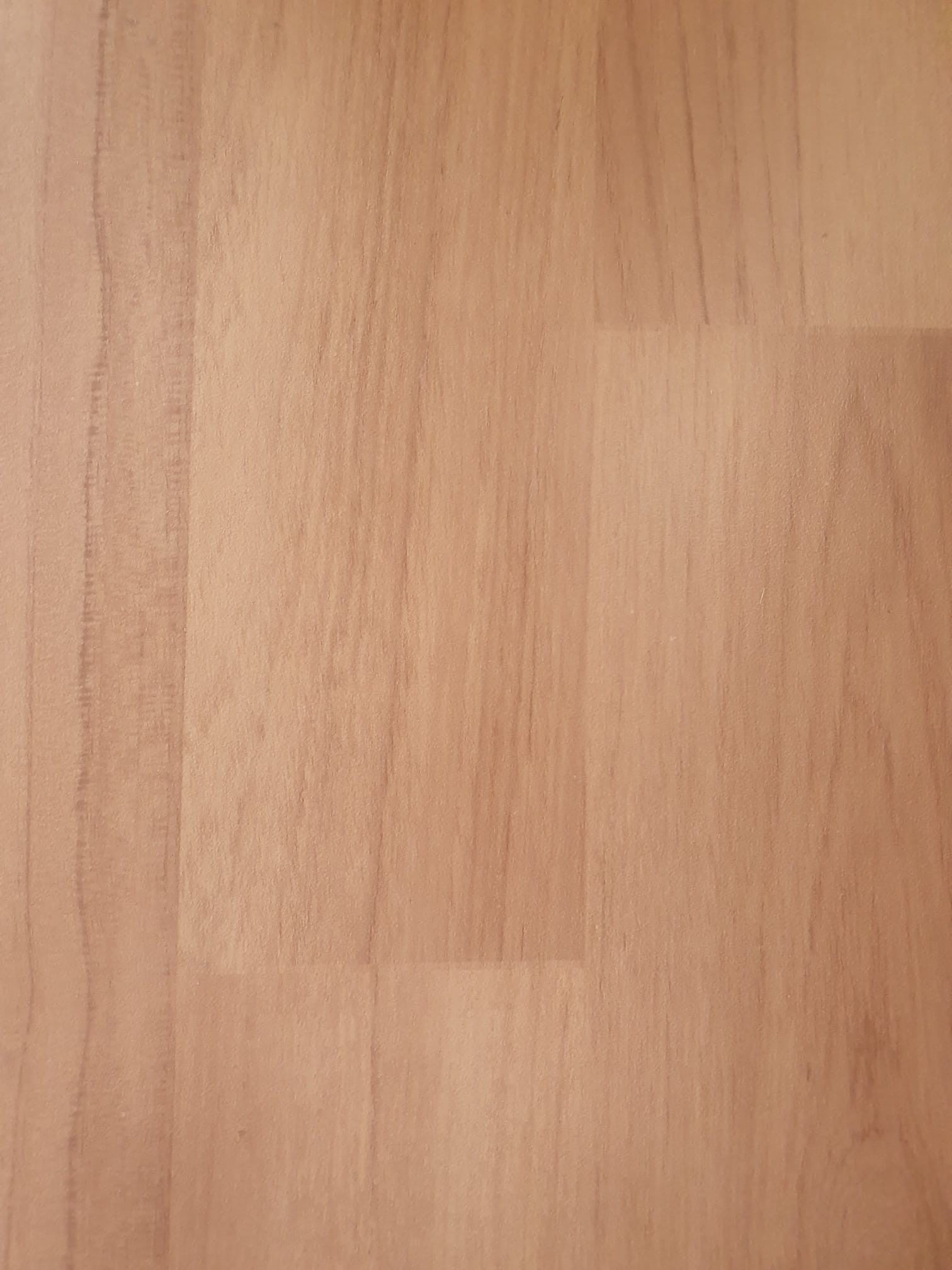 Suelo de pvc efecto madera cerezo.