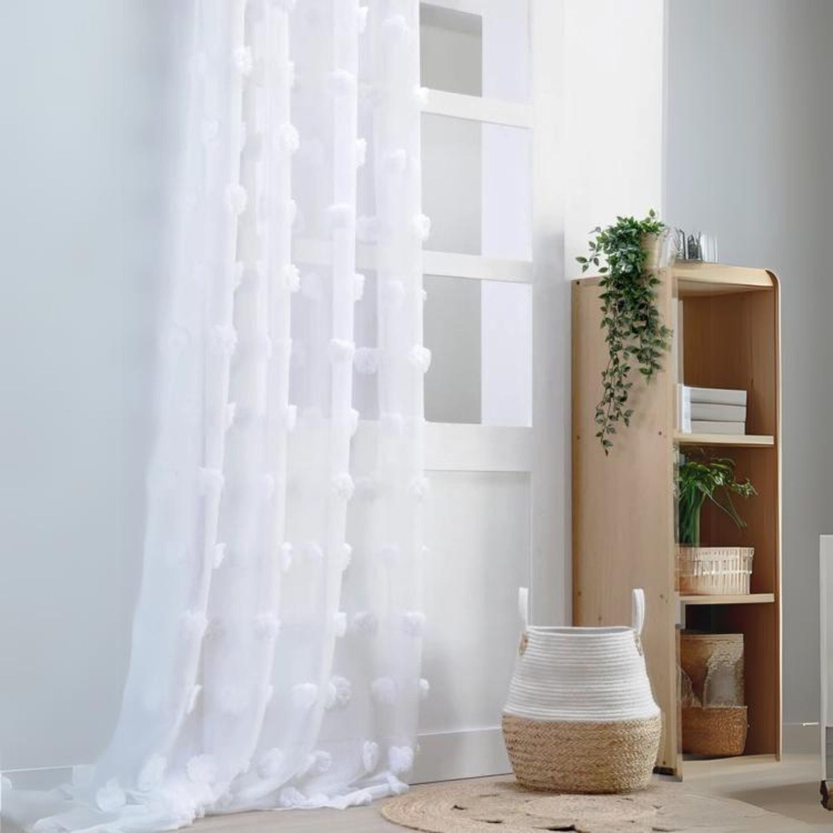 Firana POMPINOU Stof biała pompony 3D 140x260 cm 1 szt.