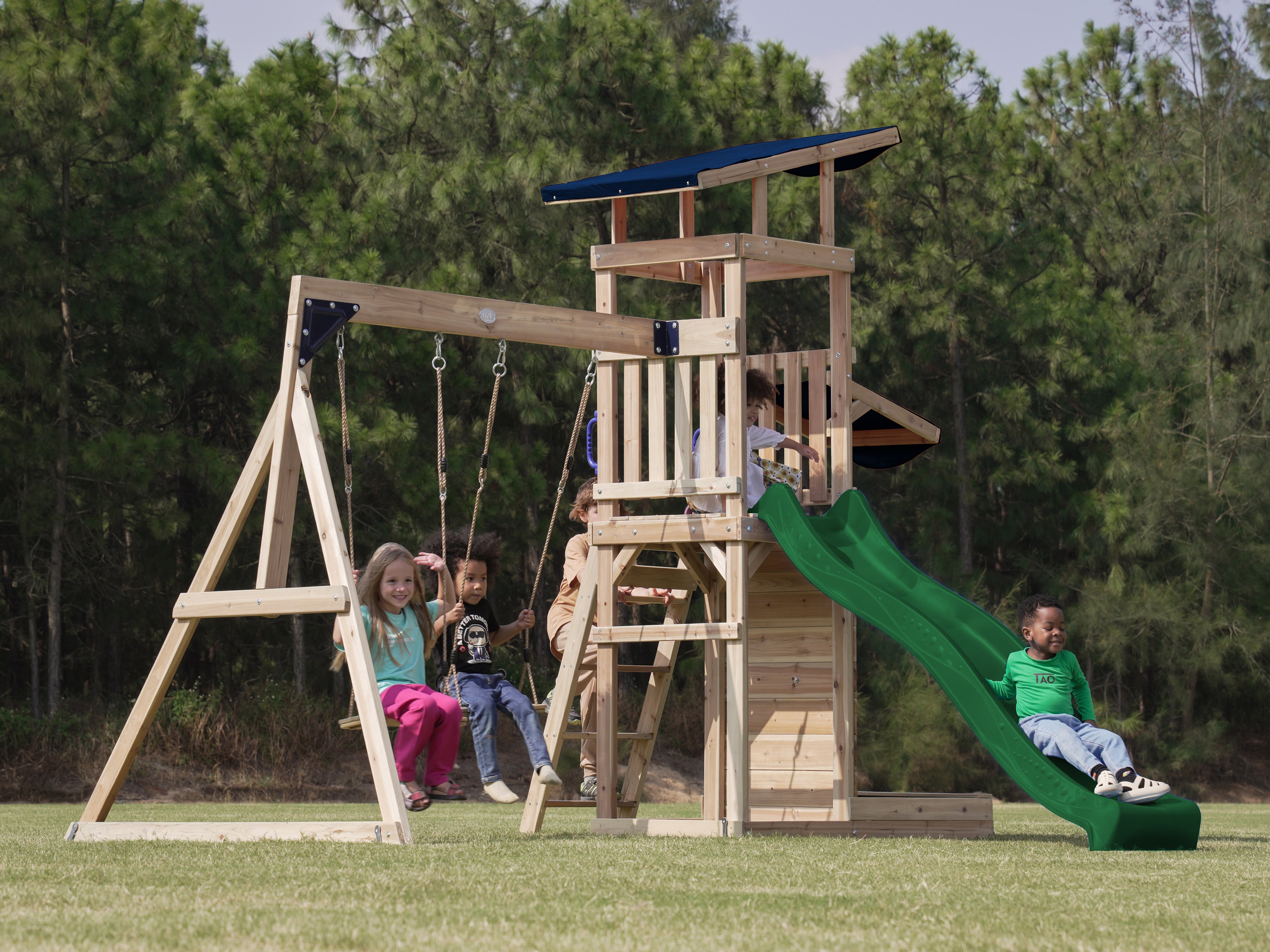 AXI Malik Aire de Jeux en Bois avec 2 Balançoires, Toboggan Vert/ Aire de Jeux Extérieur, Bac à Sable, Mûr de Jeux/Toboggan avec raccordement à eau | - 3