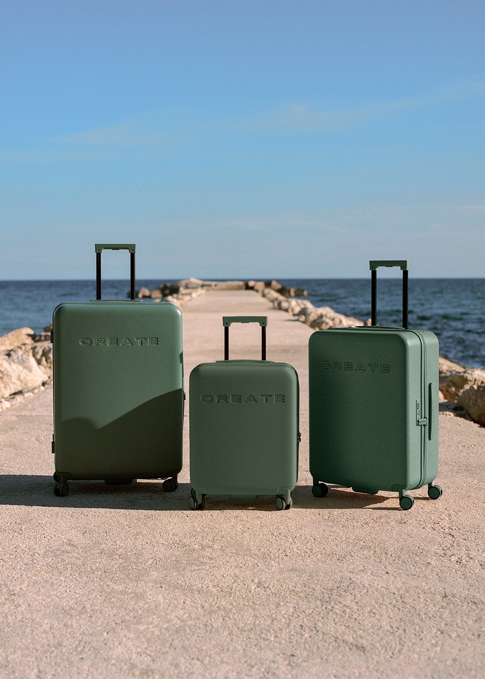 CREATE - LUGGAGE STUDIO - Sztywna walizka z poliwęglanu z zamkiem TSA i wielokierunkowymi kółkami - Sauge