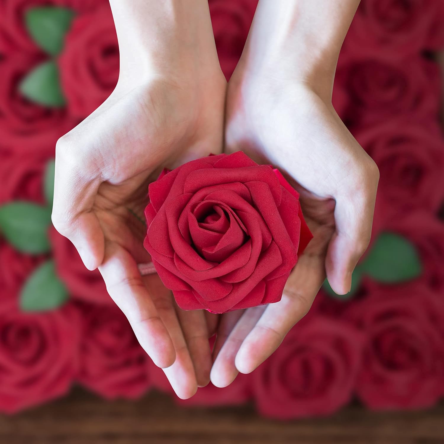 50Pcs Rouges Roses Fleurs Artificielles, Rouge Foncé Roses Latex Faux Roses avec Tige DIY pour Mariage Mariée Bouquets Centres no leaves - 6