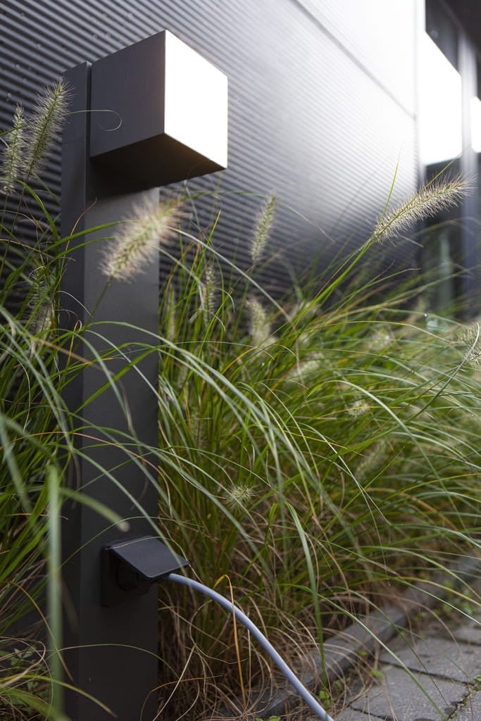 Słupek zasilający ogrodowy Cuba antracyt LED 12W 3000K 600lm IP54 wym: 75 x 13,7 x 11 cm aluminium Lutec