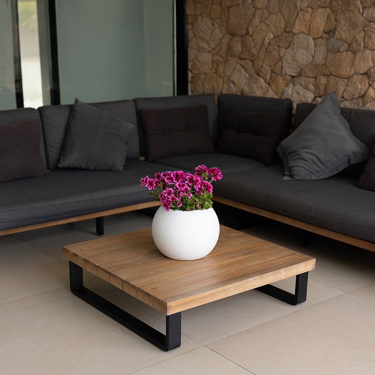 DALIA 30 - Pot rond pour plantes et fleurs en polyéthylène ø30x22,5 cm pour l'extérieur et l'intérieur très résistant. Couleur blanc - 2