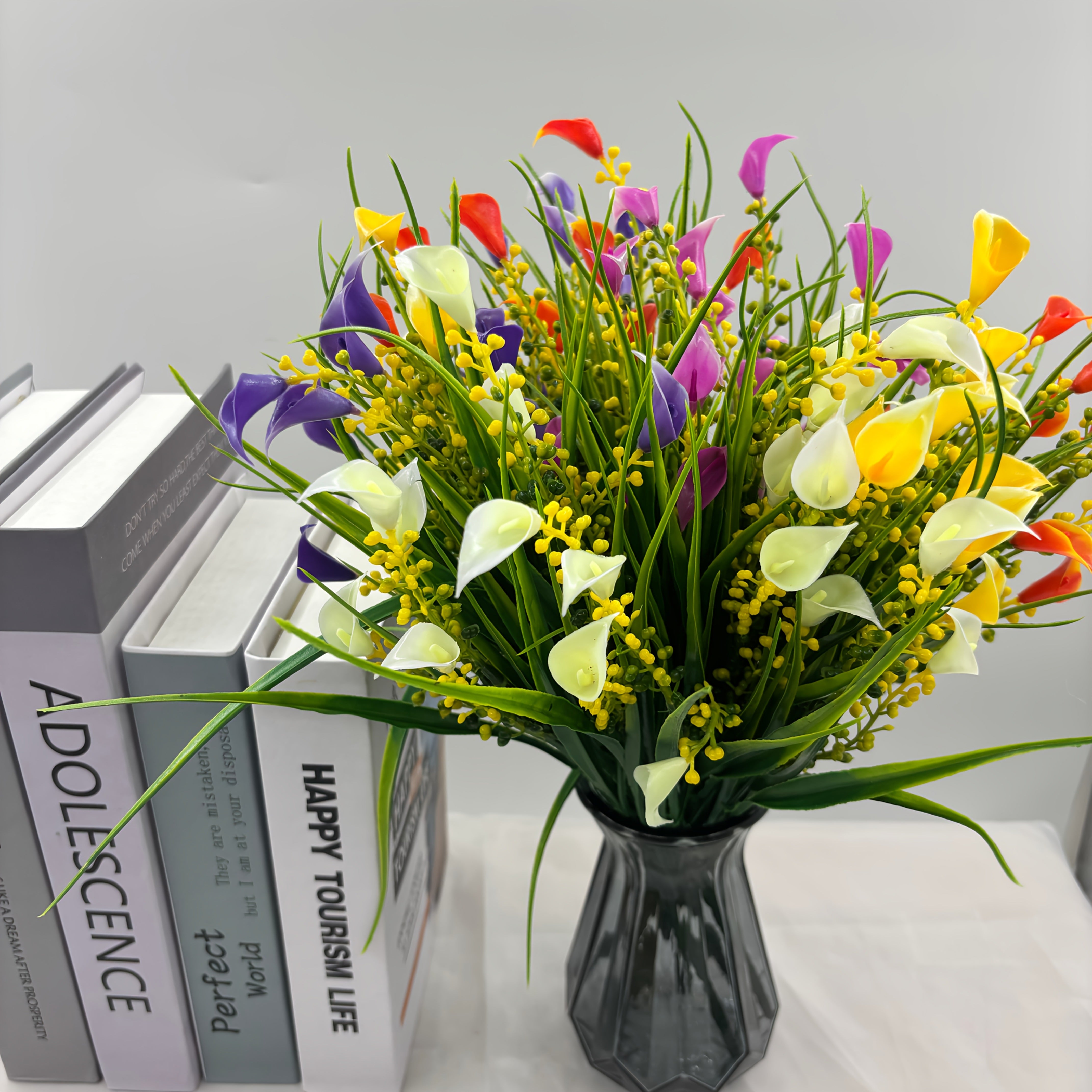 10 Manojos de Flores Artificiales de Calas y Eucalipto, Ramo de Flores Artificiales de Plástico, Resistentes a los Rayos UV - 5