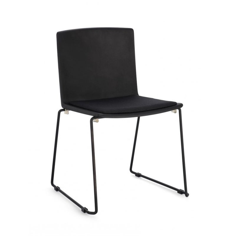 Zestaw 4 krzeseł do jadalni ze stali i polipropylenu, całkowicie czarny