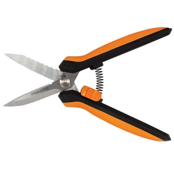 Ciseaux multi-usages Fiskars avec lames en acier et étui