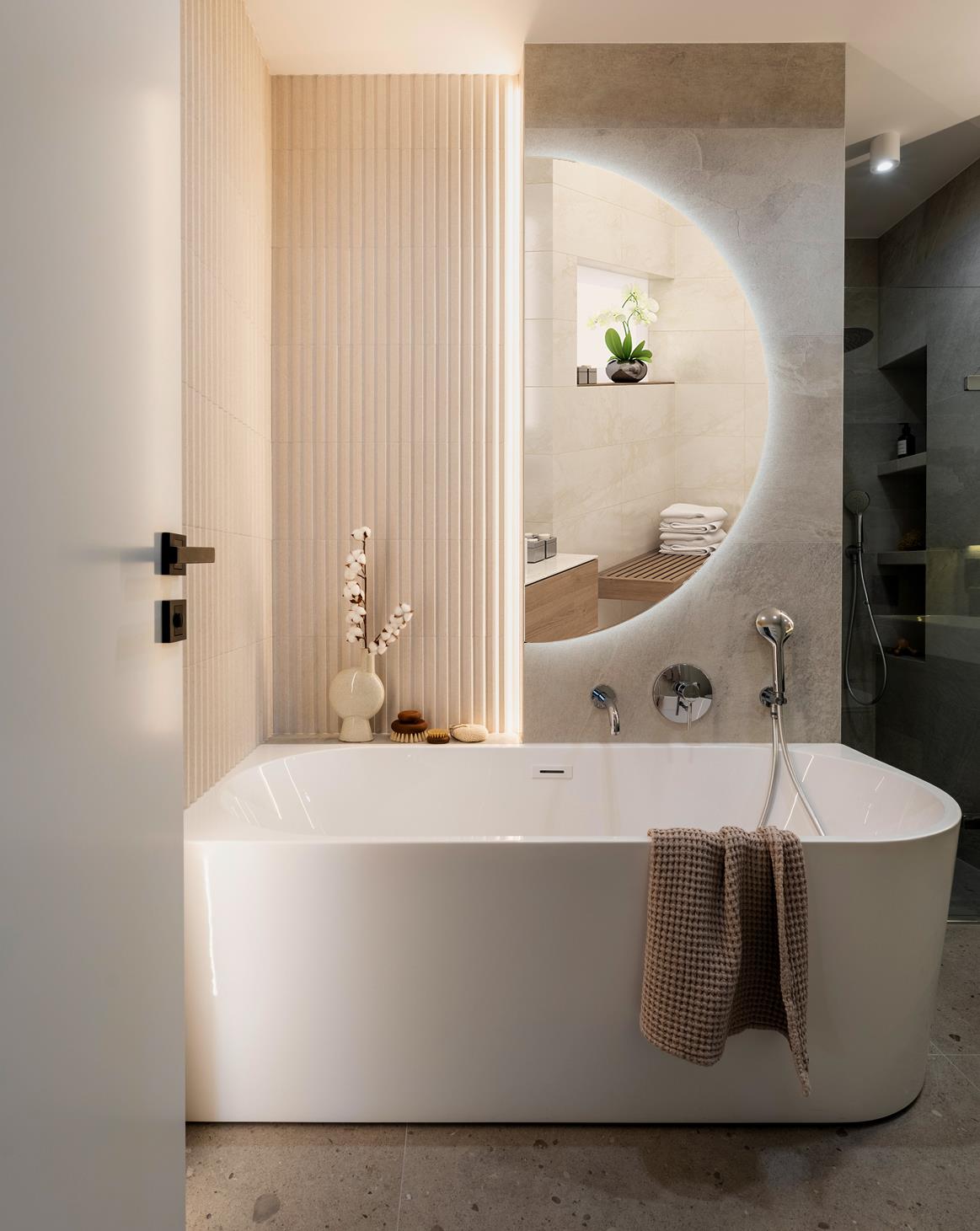 Specchio grande semicircolare LED luce fredda, look moderno 50x100 cm, ArtPrintCave - 7