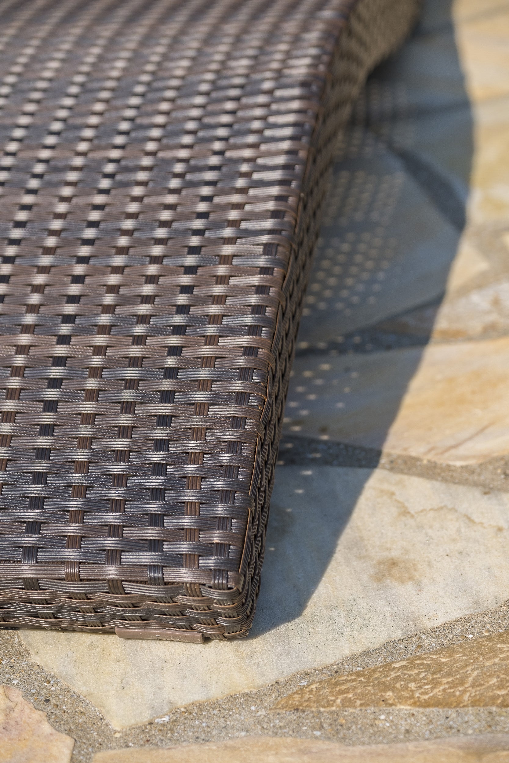 Bain de soleil en résine tressée chocolat CANCUN - DCB GARDEN - 4