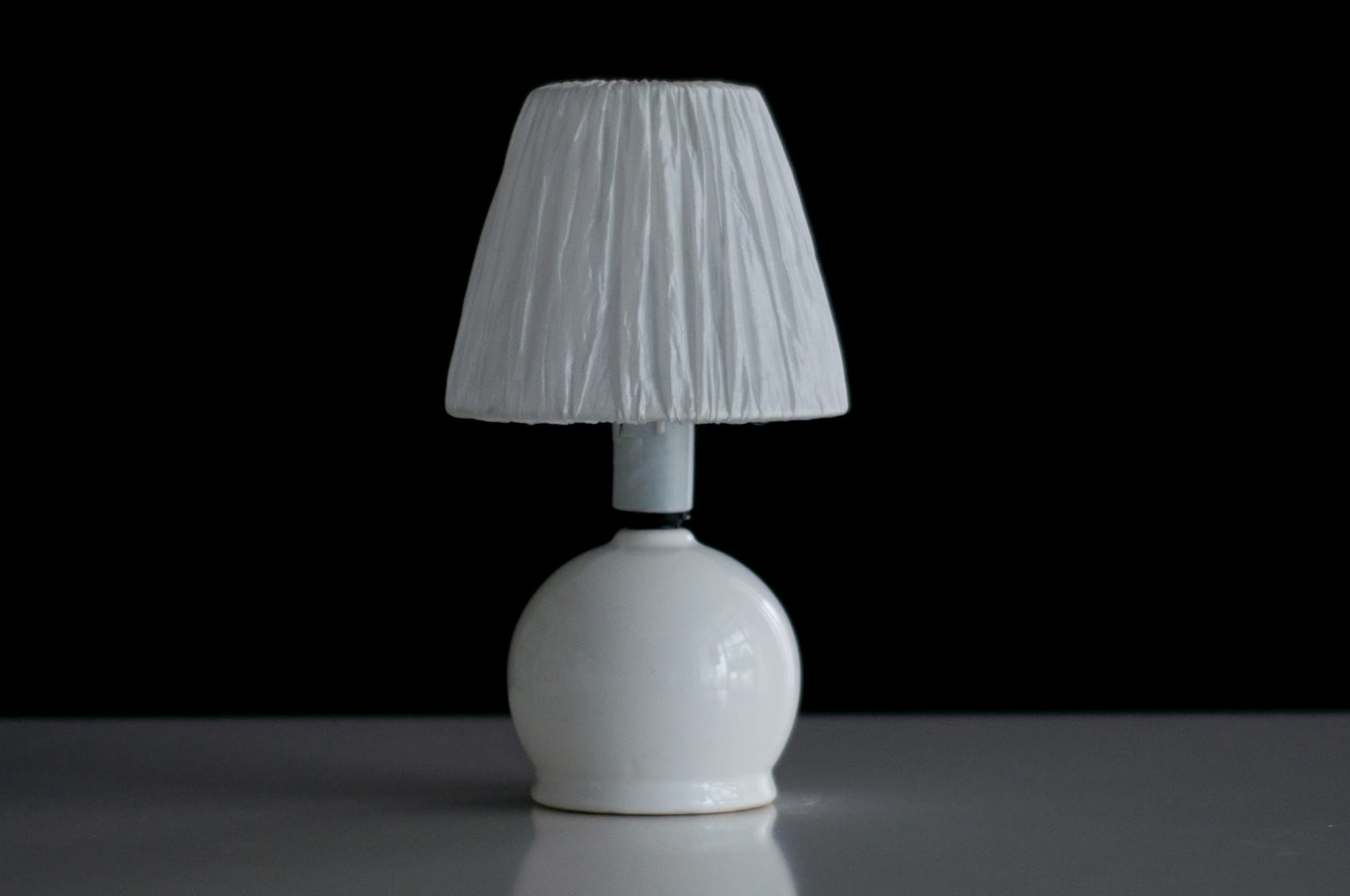 Lampka biurkowa LED LOAD | ładowarka indukcyjna | biała RL R59029901