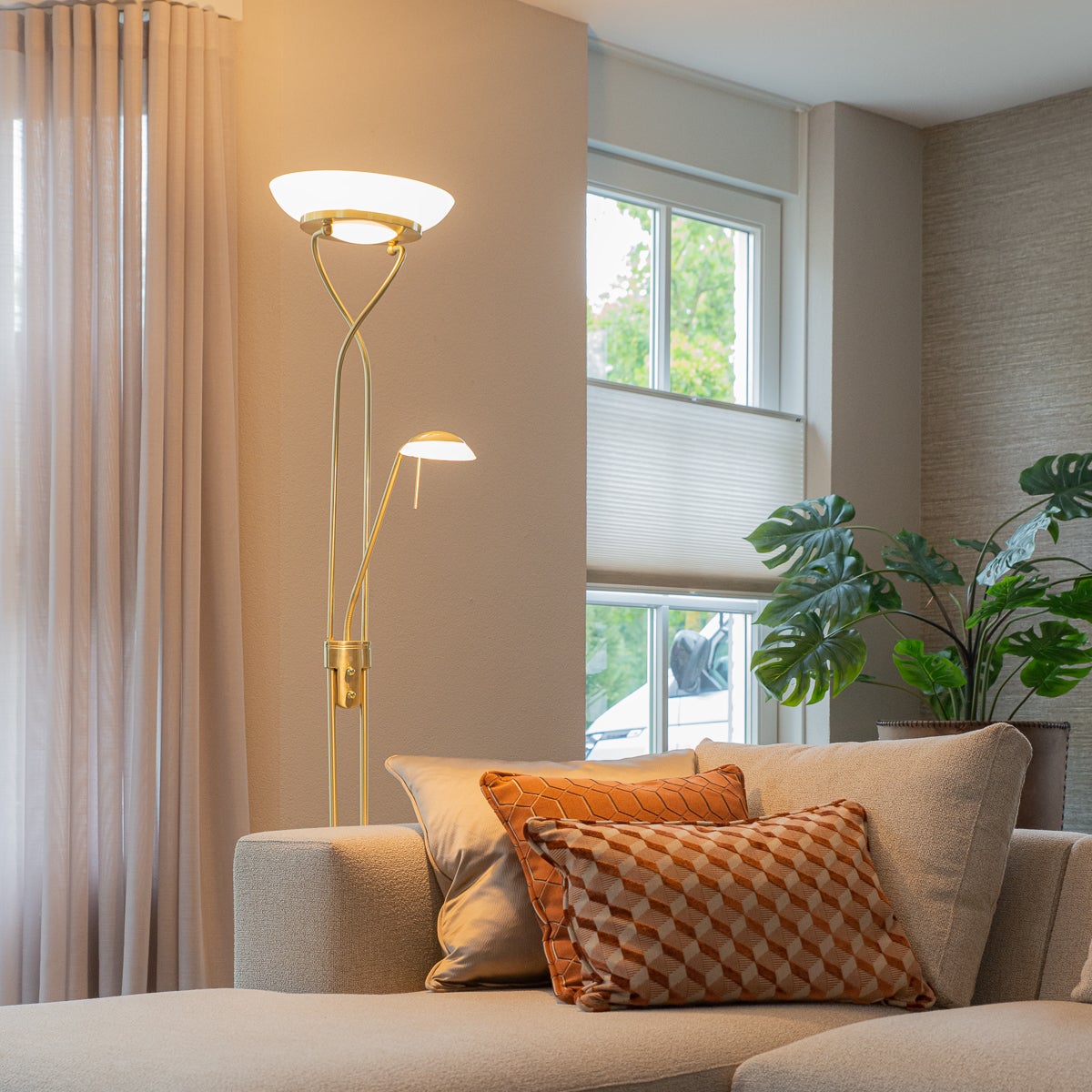 Qazqa moderne lampadaire uplighter avec bras de lecture - Empoli - doré/laiton, led intégrée 30w incluse, Integrated led, 2000k - 2
