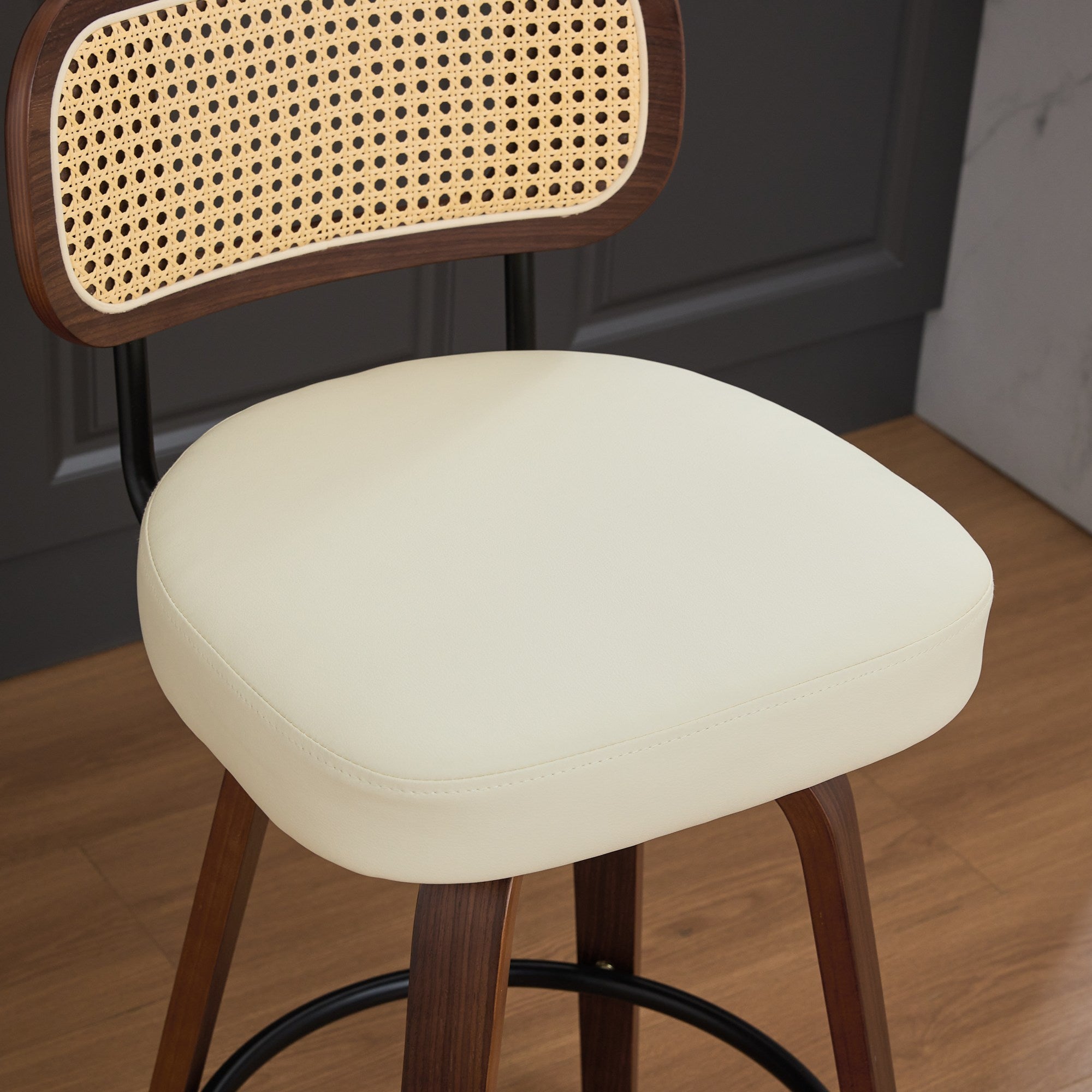 Lot de 2 chaise de bar Noyer Hauteur Comptoir 66 cm, Tabouret de bar Dossier en Cannage, Assise Rembourrée Béige, Salle a manger Fonction Pivotante - 5