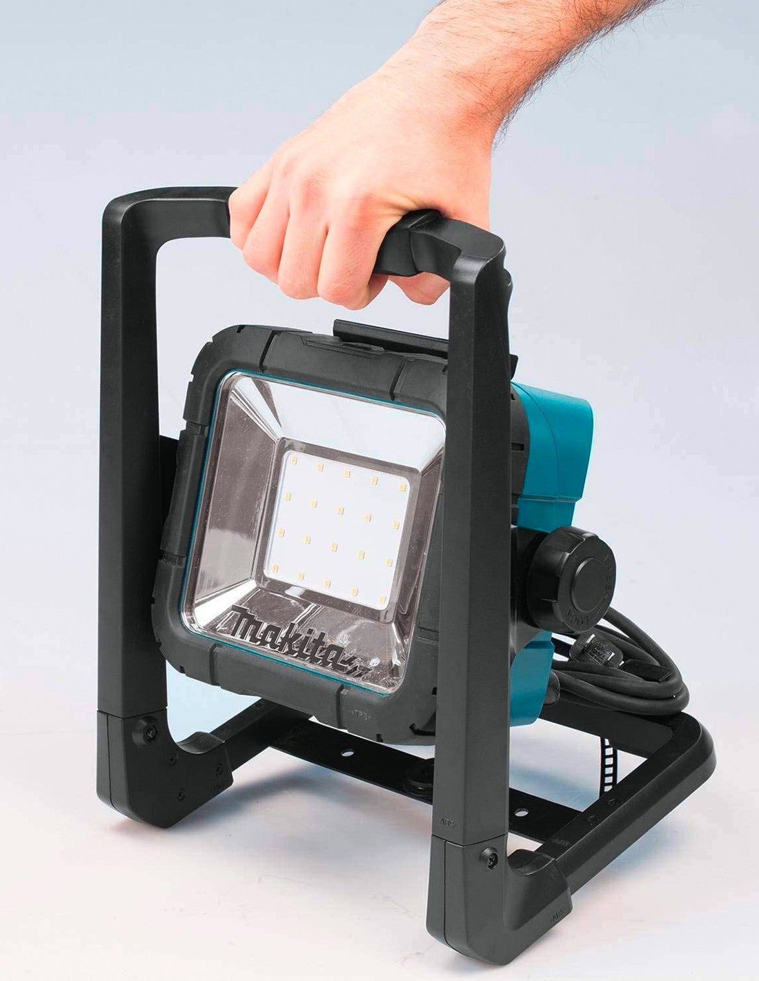 Naświetlacz LED Makita DEADML805 Kompaktowy i wytrzymały, czas pracy 16 godzin - 5