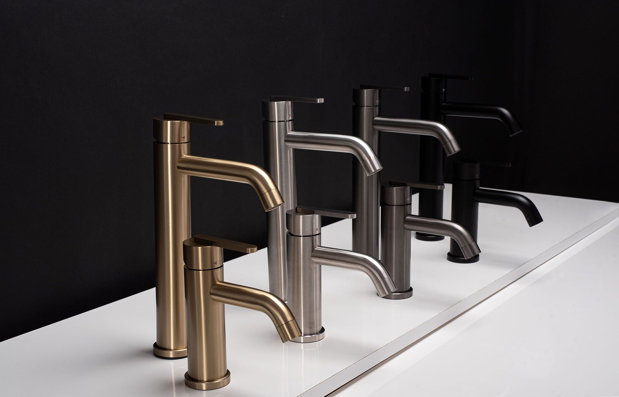 Bateria umywalkowa Rea Ontario Złota Szczotkowana Niska - 4