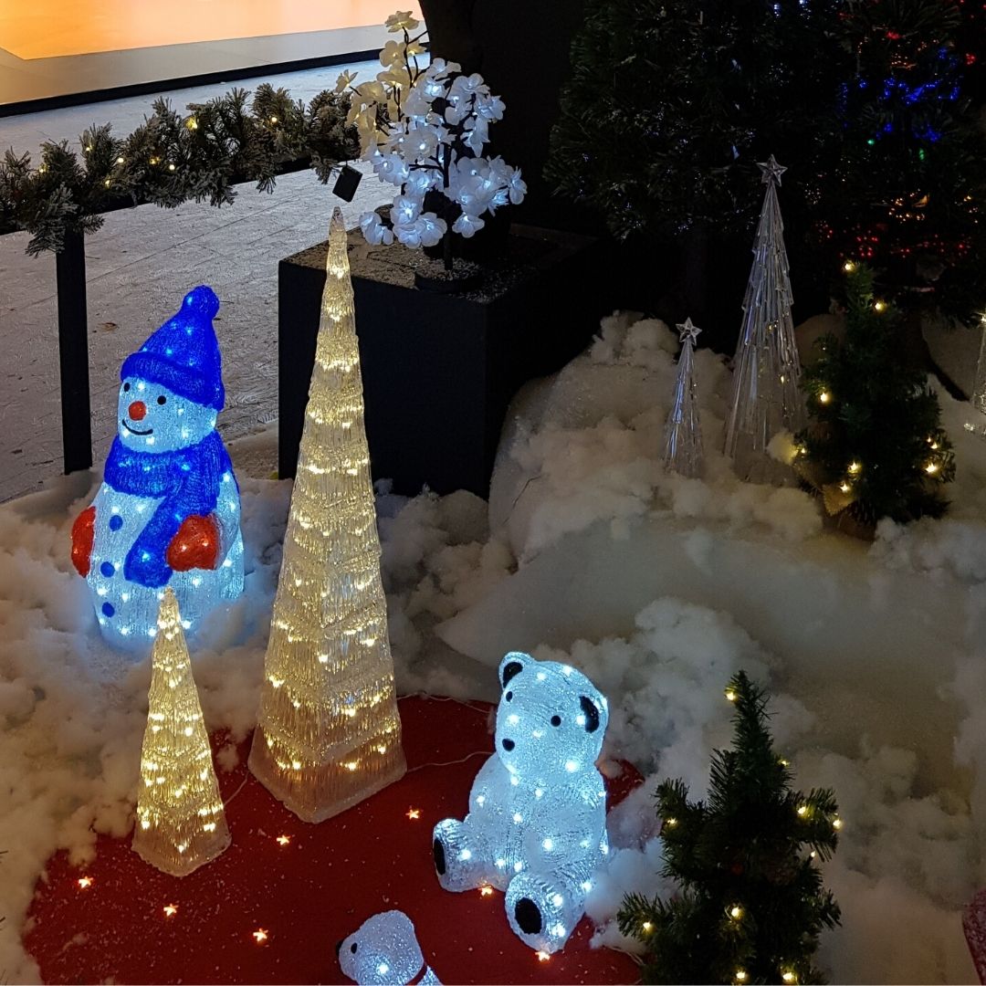URBNLIVING 3 Coni Luminosi LED Per Natale: Alberelli Piramidali Con Glitter, Altezza 40/60/80 Cm, Batteria AA Con Timer 6h, Verde E Bianco - 2