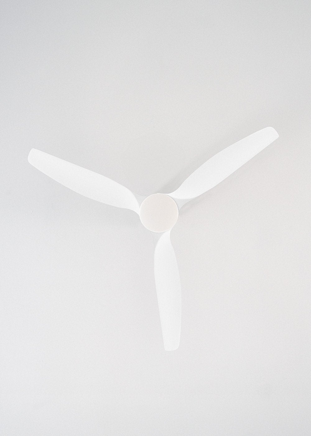 WIND CALM M - Ventilateur de plafond silencieux 40W avec pales techniques en ABS Ø132cm avec eclaraige sans wifi - 8