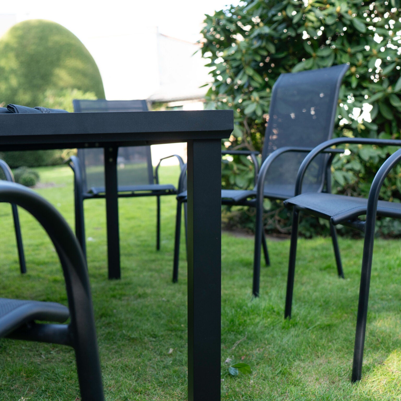 Ensemble de jardin en aluminium et verre 8 P BLACK EDITION avec 8 fauteuils - 4