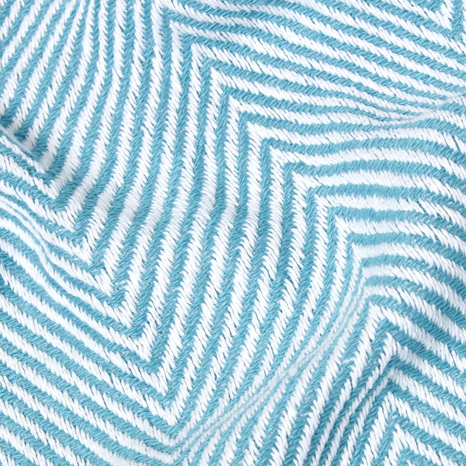 Homescapes Plaid ou jeté de canapé Halden turquoise à motif chevrons en coton, 150 x 200 cm - 3