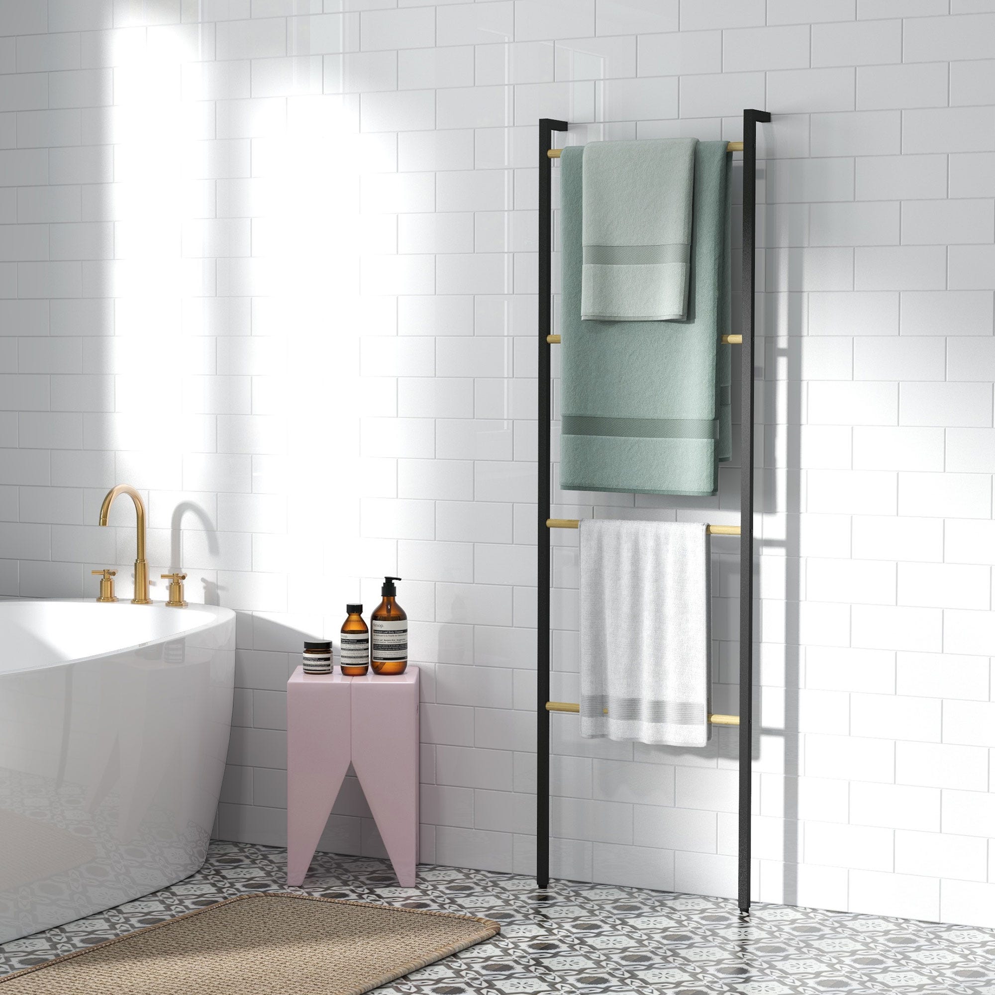 Echelle porte-serviettes en bambou, 6 niveaux, l.50 x H.190 cm Echelle porte-serviettes en bambou, 6 niveaux, l.50 x H.190 cm