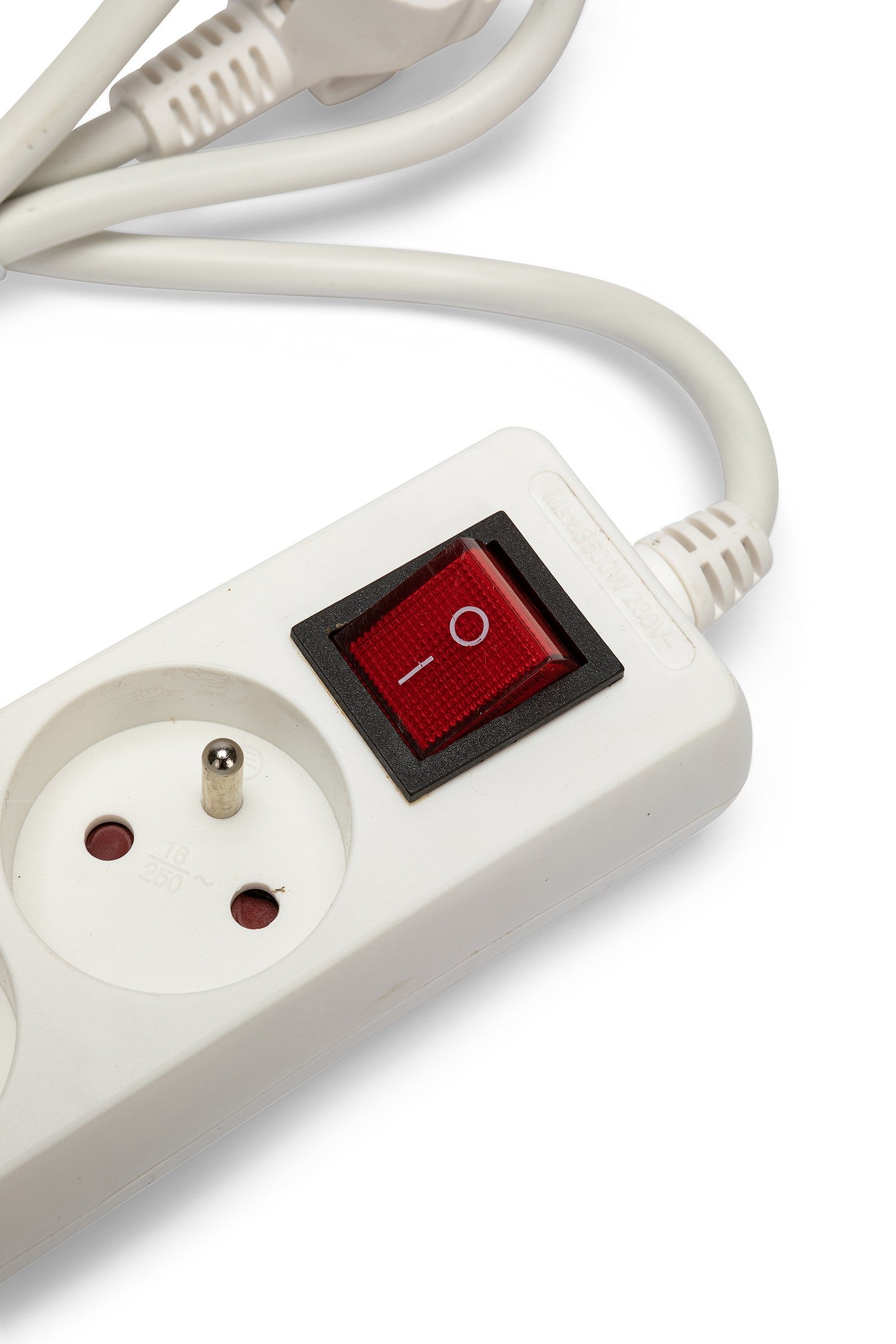 Multiprise française avec 3 sorties 2P+T et 2 prises USB. Câble de 1,5 m - 7
