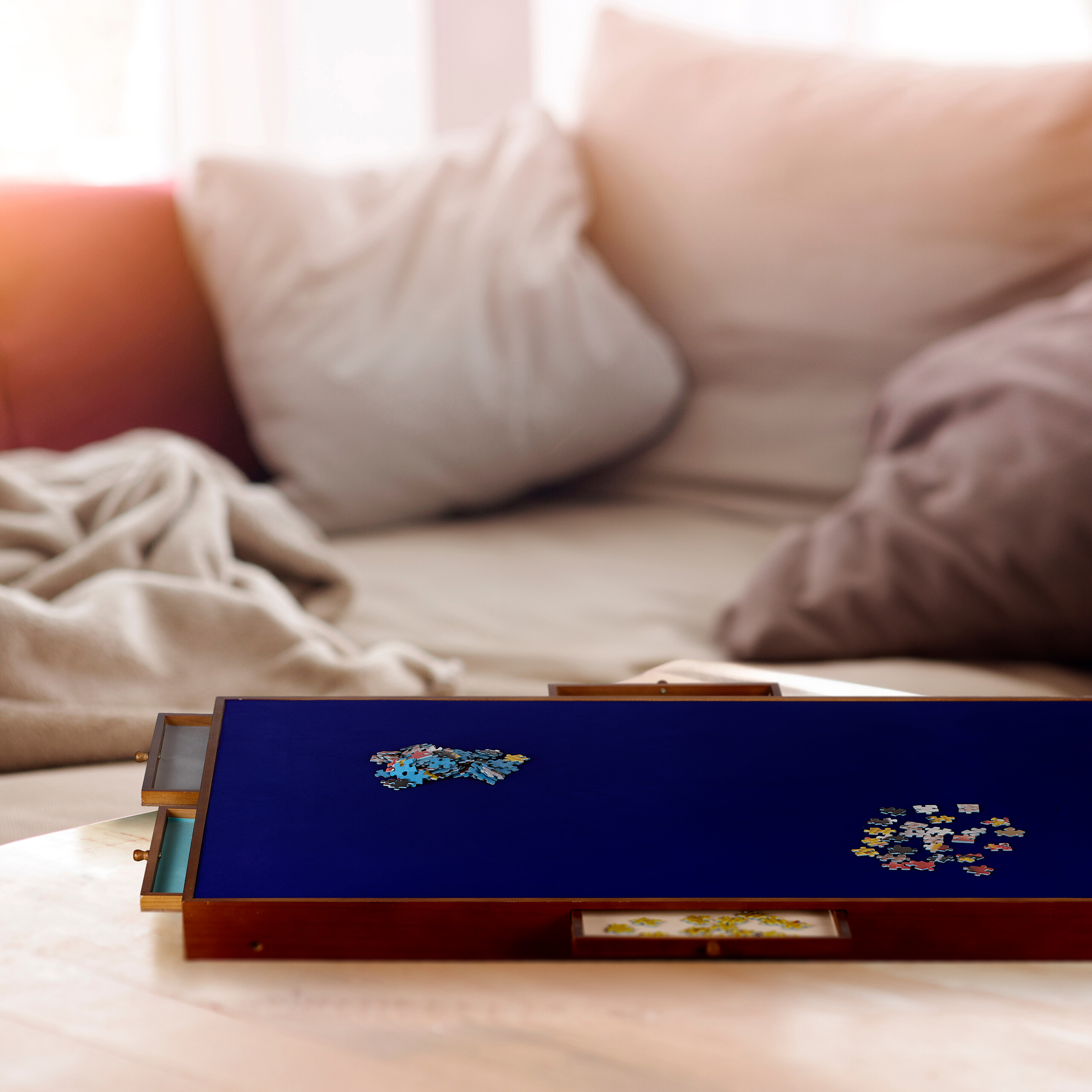 Table de puzzle, 6 tiroirs, jusqu’à 1500 pièces, bois & tissu, support pliant, multicolore, Relaxdays - 2