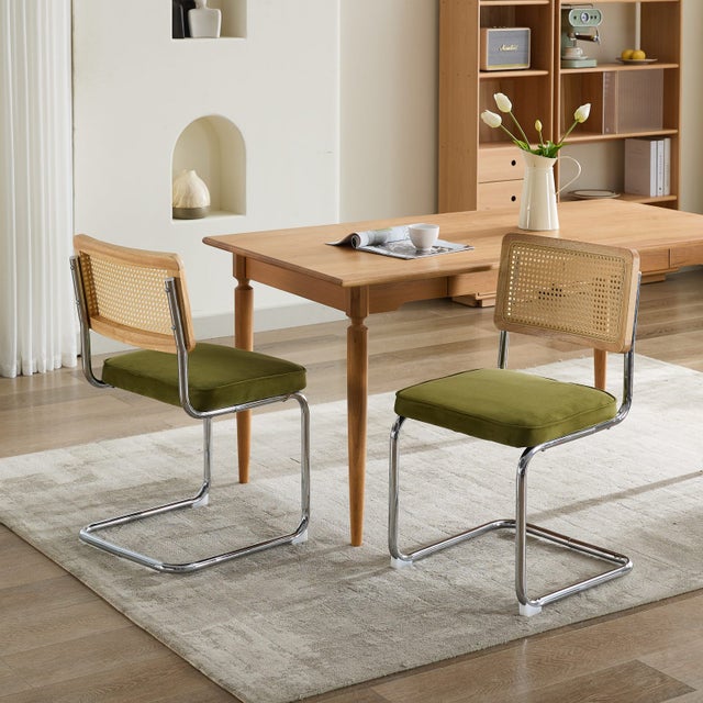 Lot de 2 chaises de salle à manger avec dossier en rotin, structure luge en velours vert olive - OKMYHOME