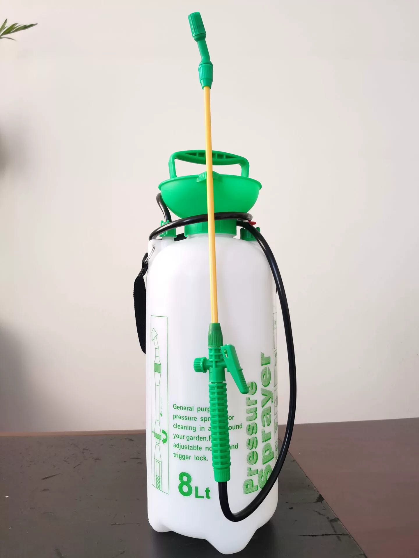 Spruzzatore d'acqua portatile a pressione manuale Spruzzatore per irrigazione a spruzzo Piante Fiori acquista in modo economico - spedizione gratuita, recensioni reali con foto Spruzzatore d'acqua portatile a pressione manuale Spruzzatore per irrigazione a spruzzo Piante Fiori acquista in modo economico - spedizione gratuita, recensioni reali con foto