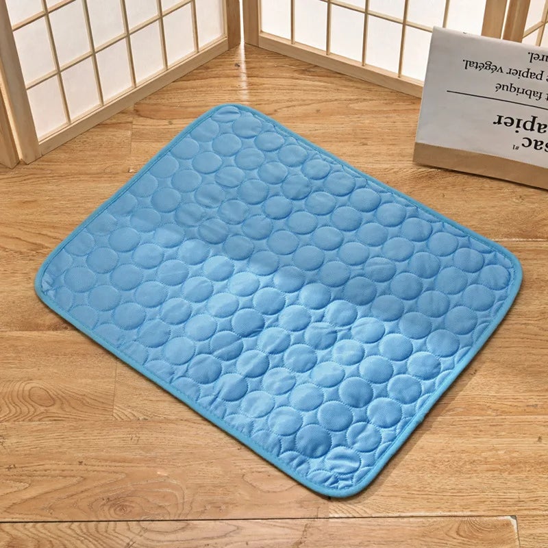 Tapis rafraîchissant lavable en soie glacée pour chien, tapis de couchage d'été avec fond imperméable pour animaux de compagnie (XL, 100 x 70 cm) - 8
