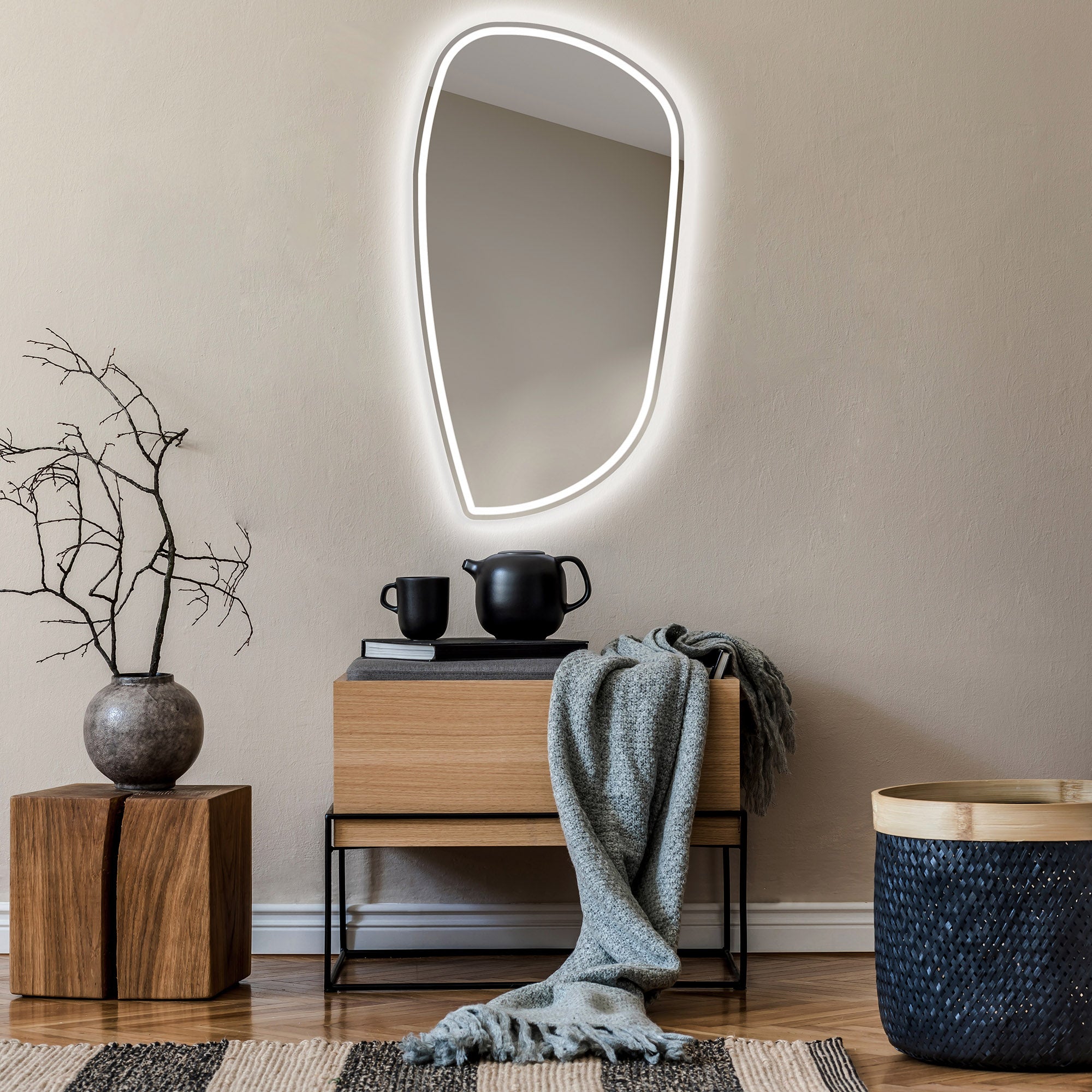 Asymetryczne Lustro z Oświetleniem LED Łazienka (64x114cm) Jasne Lustro z Oświetleniem | Chłodna Biel 7000K
