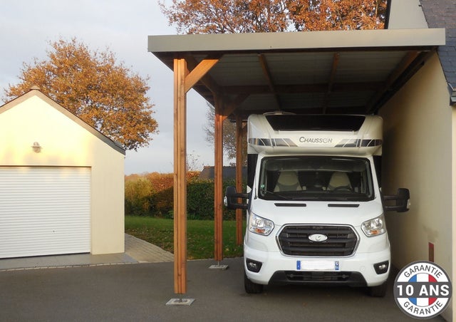 Carport Bois Douglas Français 26 m² – Toit plat adossé – 3 poteaux – Abri camping car extérieur – Garantie 10 ans