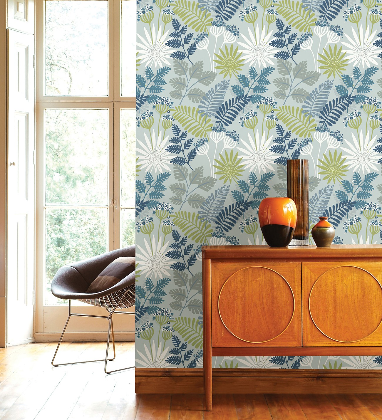 Papel pintado vinílico ecológico de flores y hojas color azul y verde - irish garden 682332 de gaulan - rollo de 10 m x 0,52 m