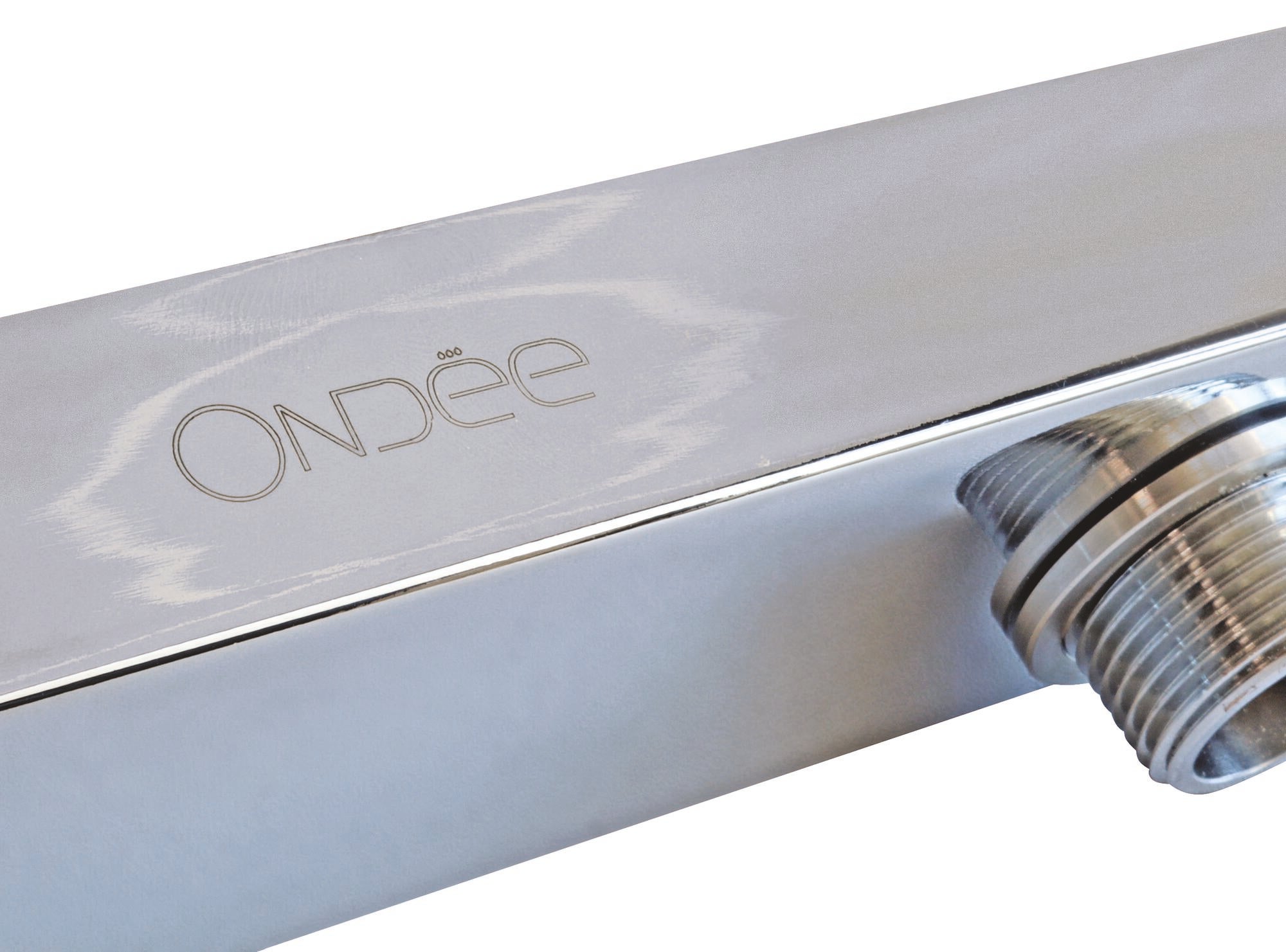 Adaptateur multi-entraxe pour robinetterie murale à entraxe non standard - 4