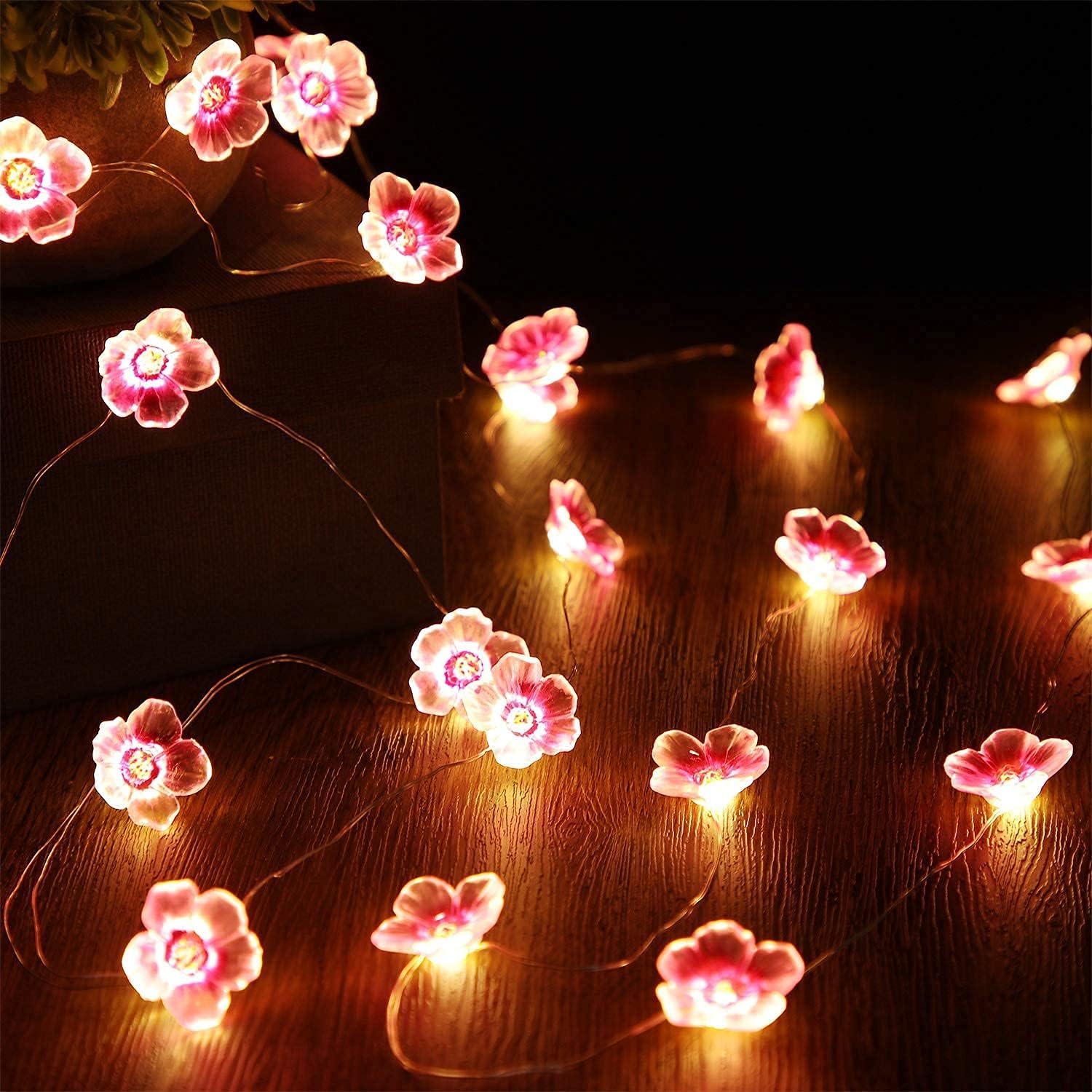 Guirlande lumineuse - 3 mètres, 30 LED - Guirlande lumineuse à fleurs de cerisier roses - Alimentée par piles - Lumière blanche chaude avec flash - 4