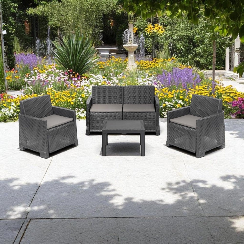 Salotto da esterno posti in polipropilene poltrone divano e