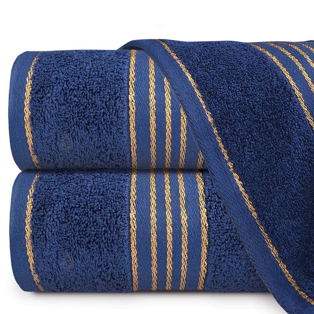 Ręcznik kąpielowy 50x90 cm bawełniany kolor ciemny niebieski z bordiurą w złote paski 500 g/m2 TIWANO - Darymex