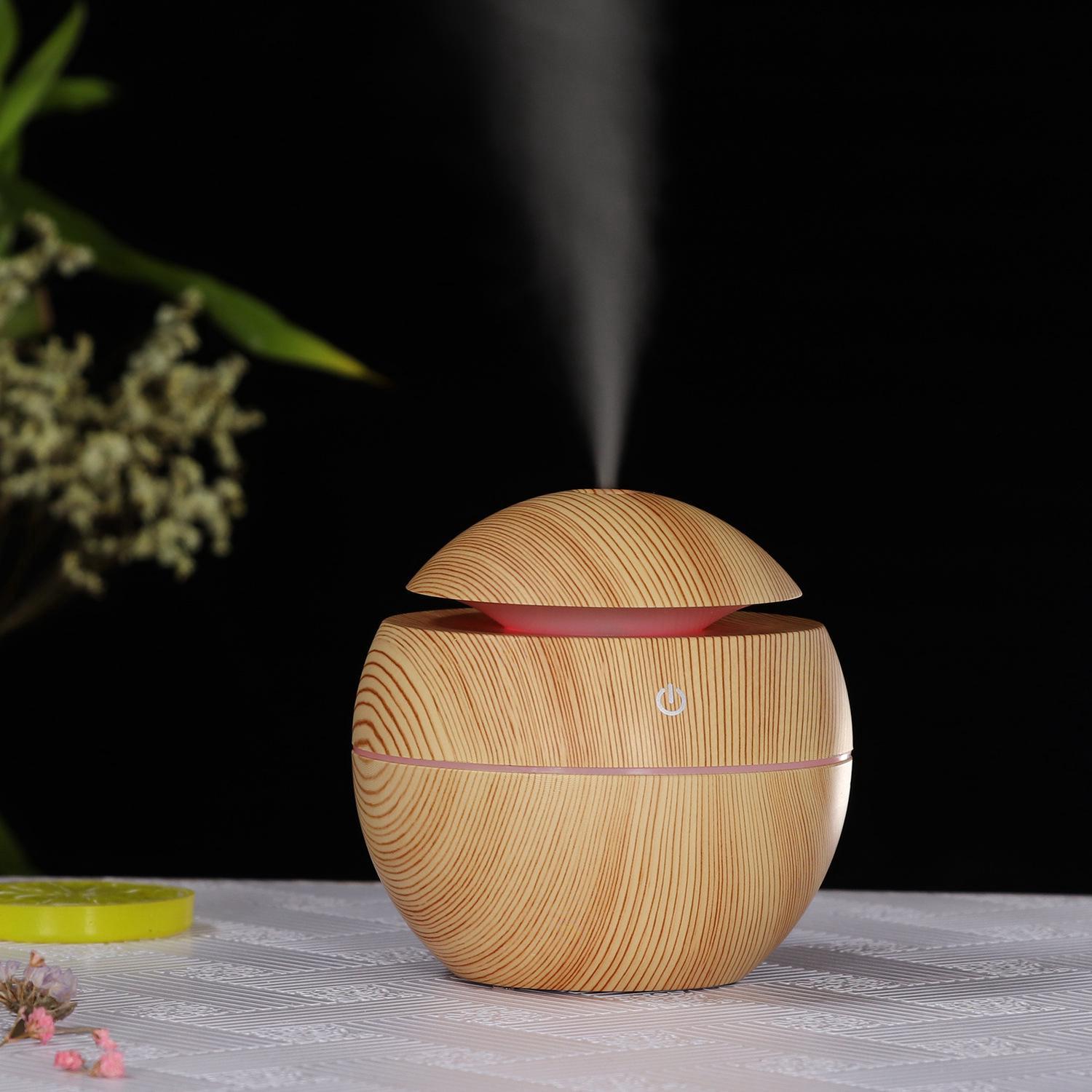 Mini nawilżacz ultradźwiękowy 130 ml, kolorowy dyfuzor aromatów, nawilżacz USB 5 V z efektem słojów drewna