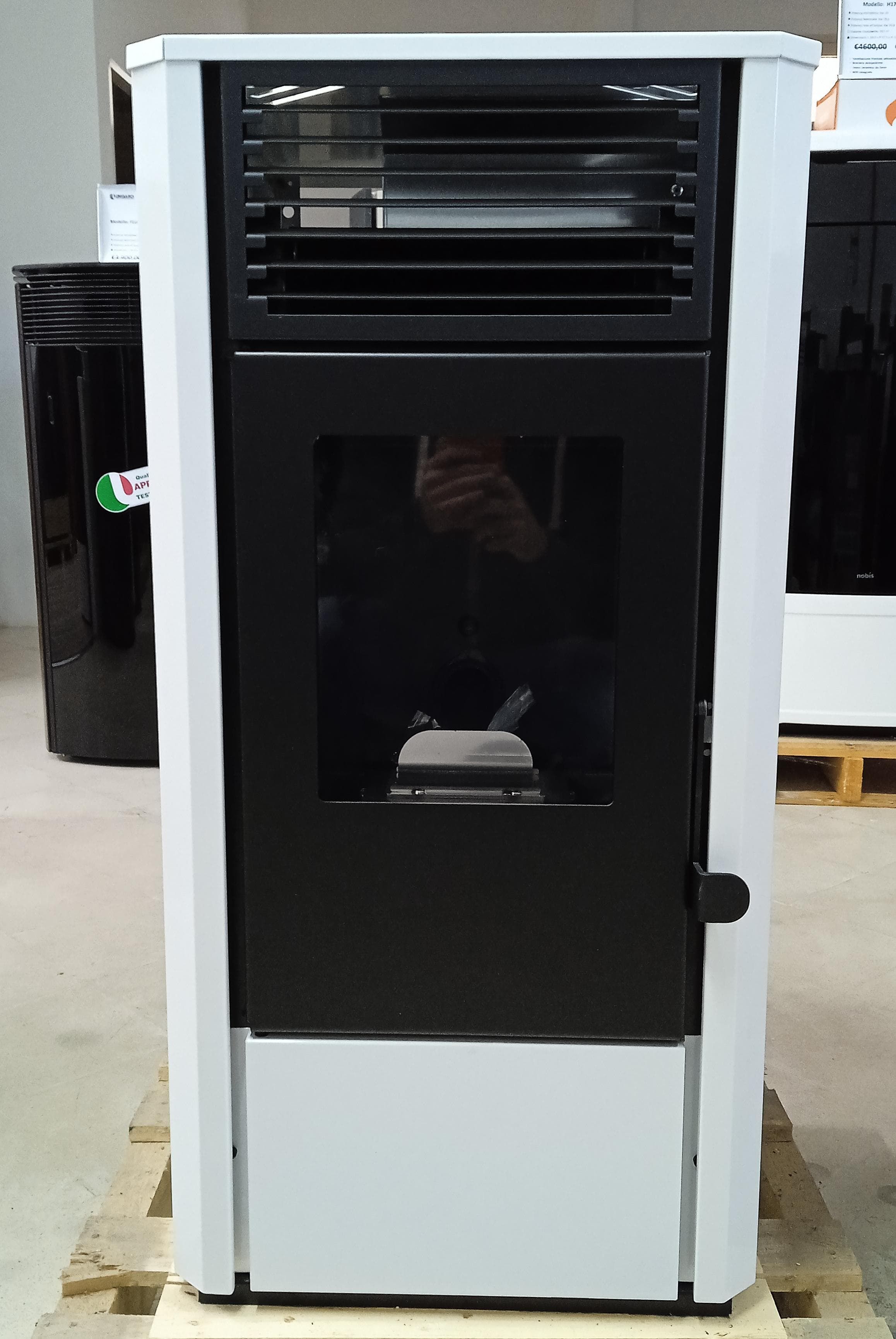 Piec na pellet Punto fuoco marki Eva Calor model Zephiro 9 - Biały